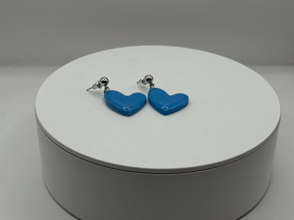 Ohrringe Herz hängend versch. Farben