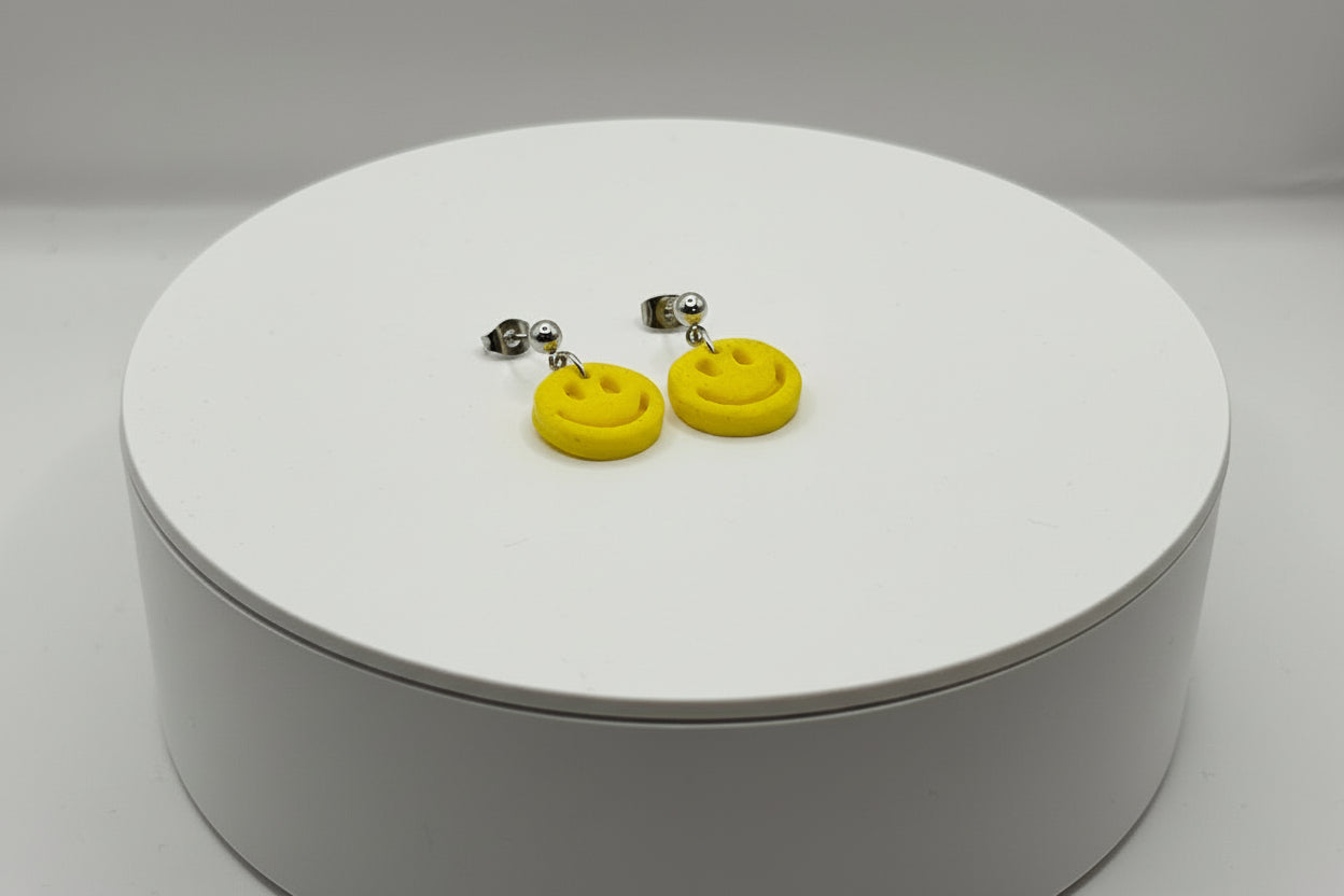 Hängeohrringe mit einem Lächeln versch. Farben