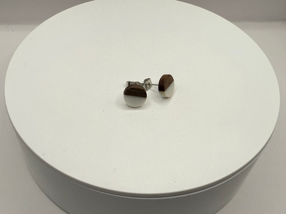 Ohrstecker aus Holz & Kunstharz – Schmuck aus Edelstahl