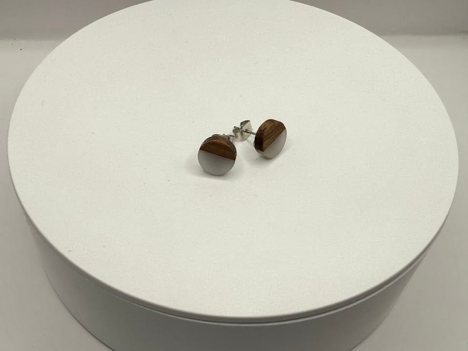 Ohrstecker aus Holz & Kunstharz – Schmuck aus Edelstahl